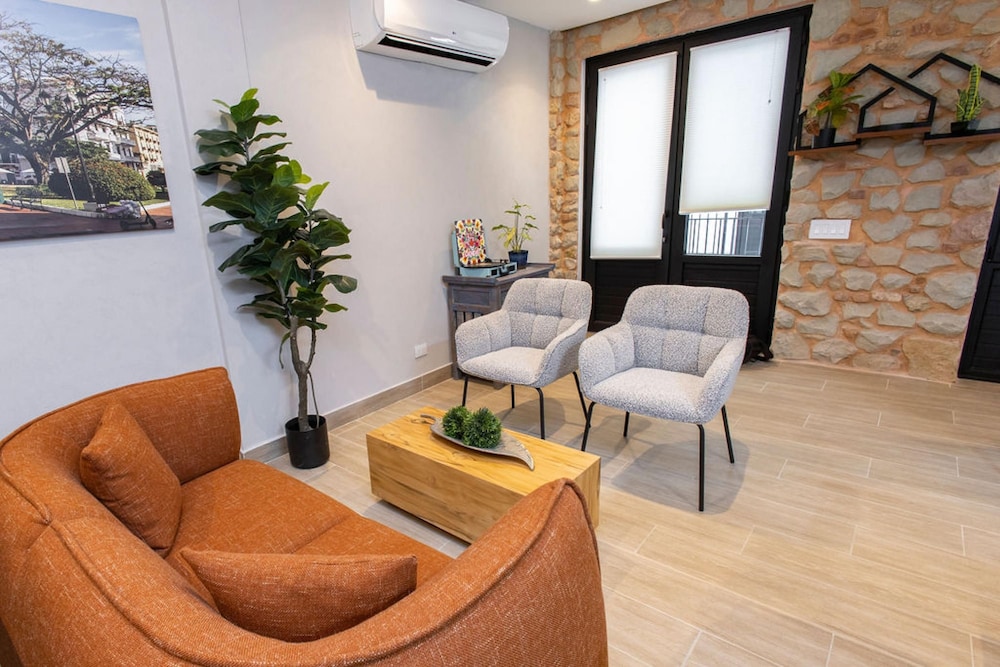 The Regal Condo by Acomodo Casco Viejo