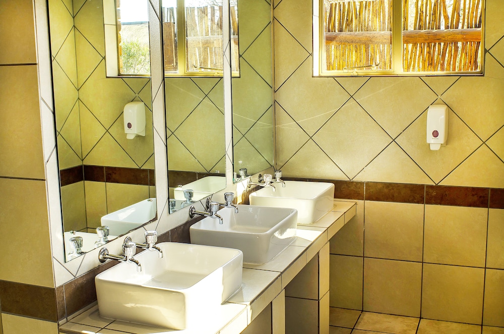 Tshikwalo Game Lodge