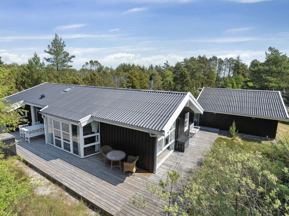 5 Star Holiday Home in Albaek