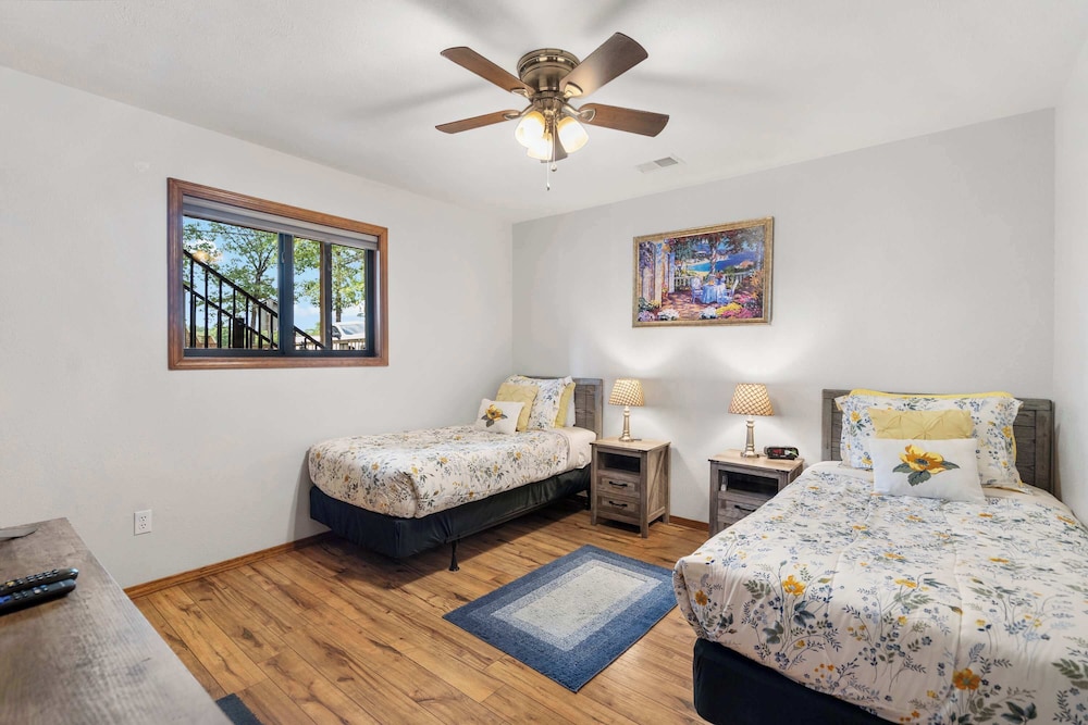 The Greenview Haven: Cozy For 6!