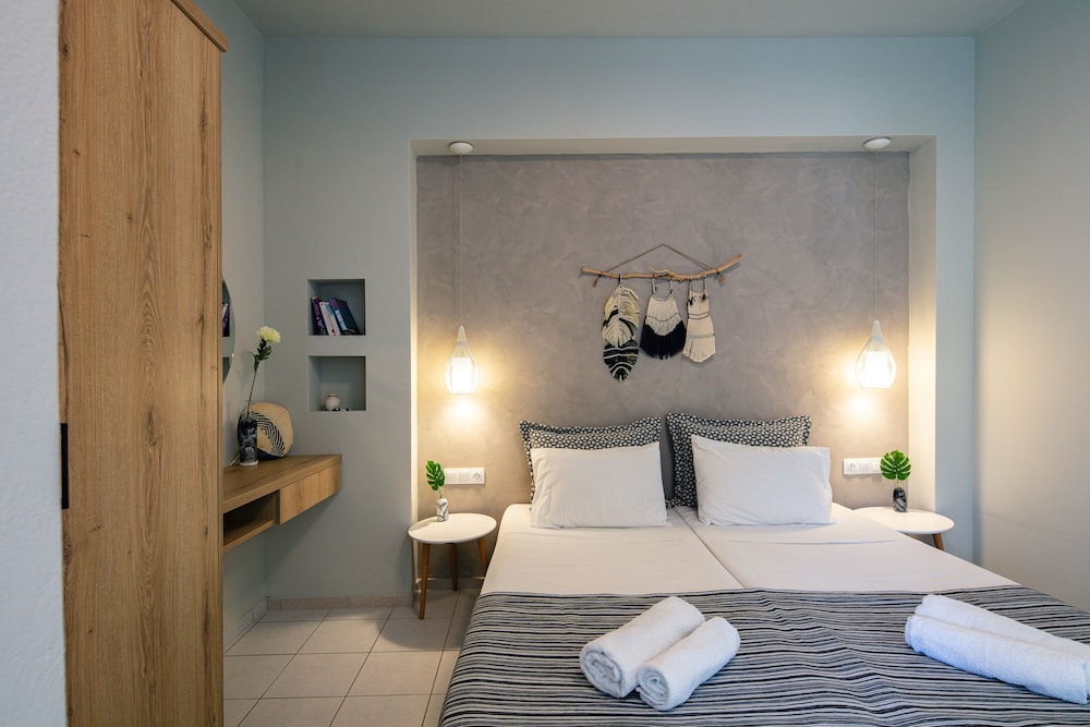 Anthos Apartments