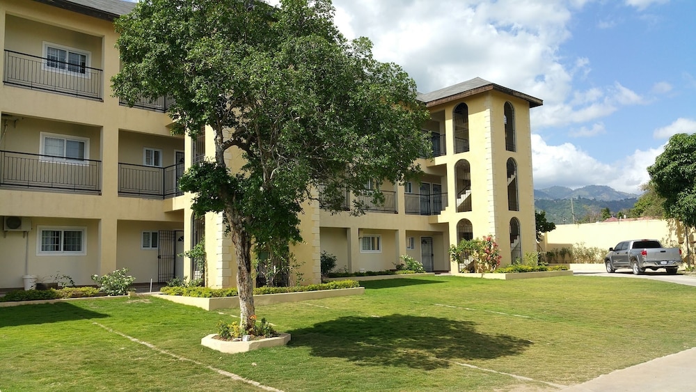 Hotel Casa Clayton at Donhead - New Kingston - Image 1