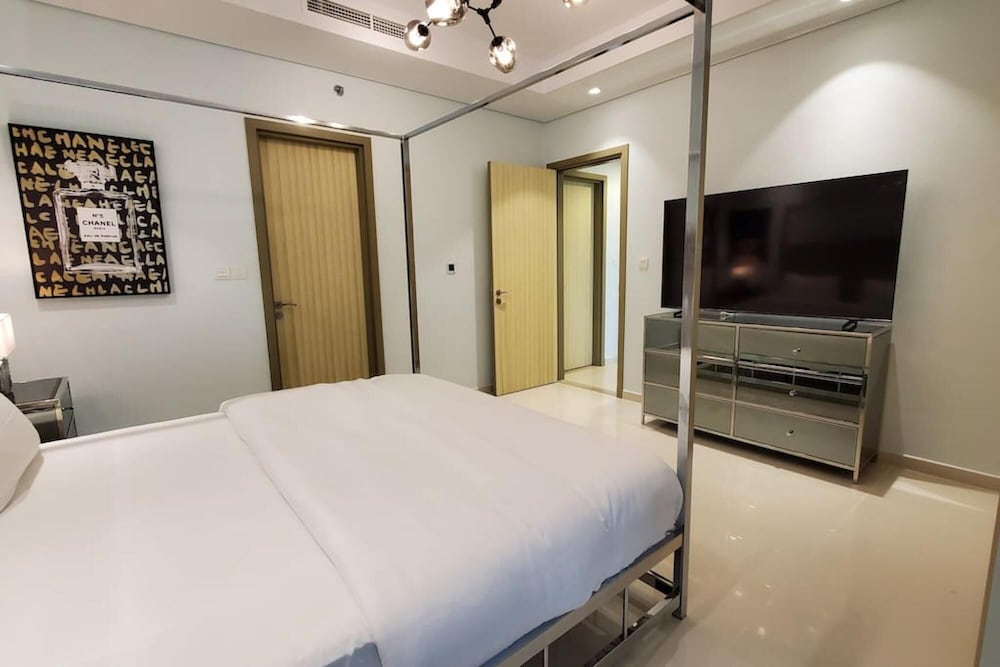 Ptr-6109 Luxury 2 BHK Paramount Midtown