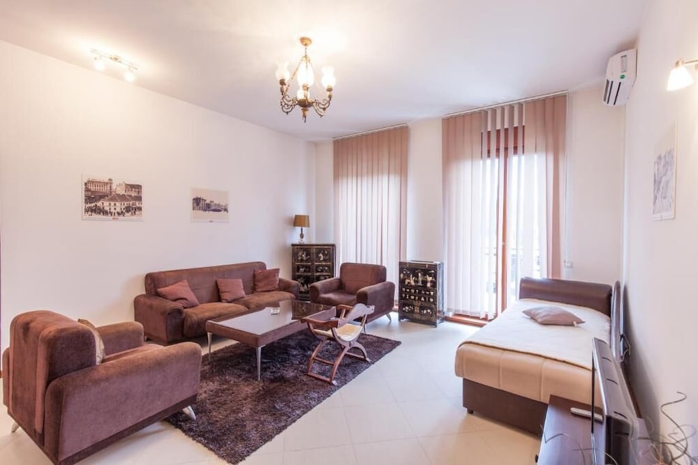 Belgrade Hills Villa and Suites
