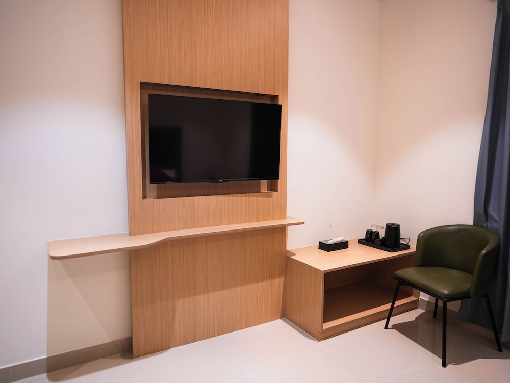 K HOTELS