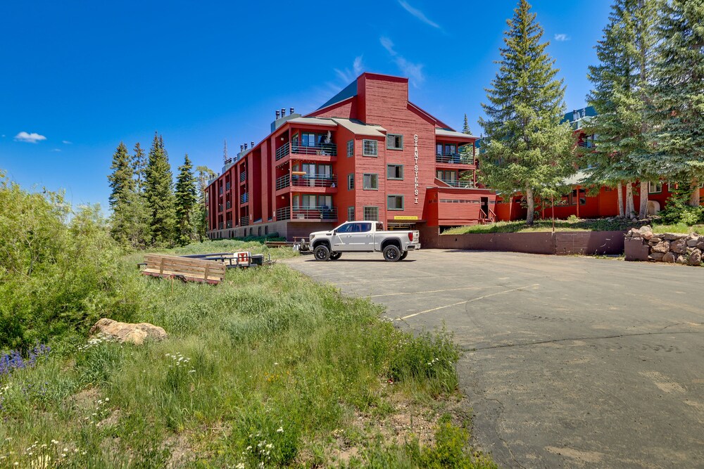 Brian Head Rental w/ Community Hot Tub & Sauna! view 3