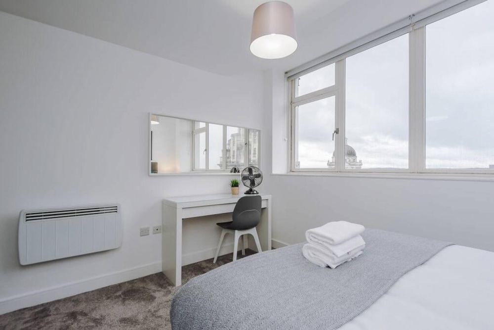 Host Stay Waterfront Penthouse
