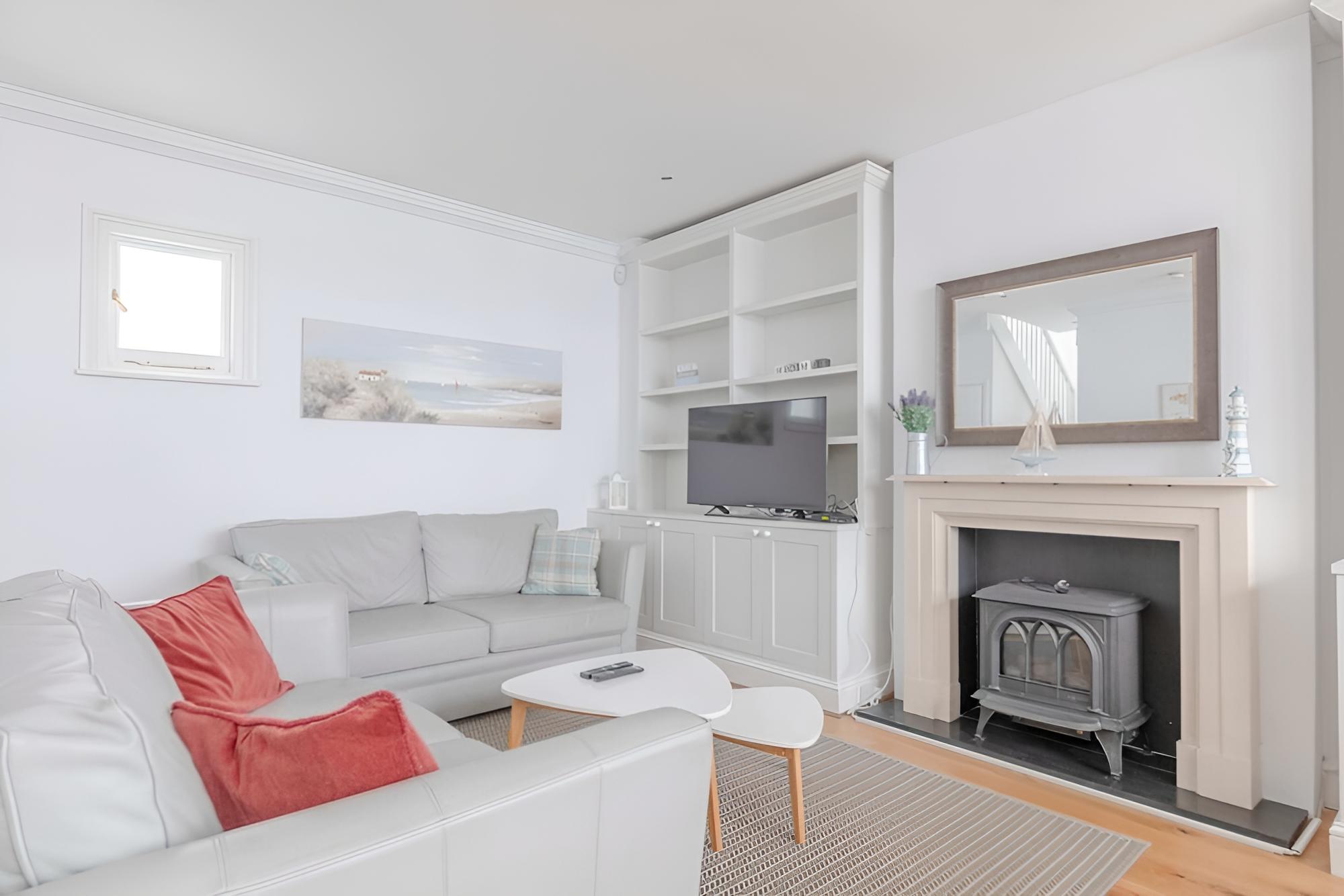 Central & Stylish 2BD Home Near Kensington Gardens