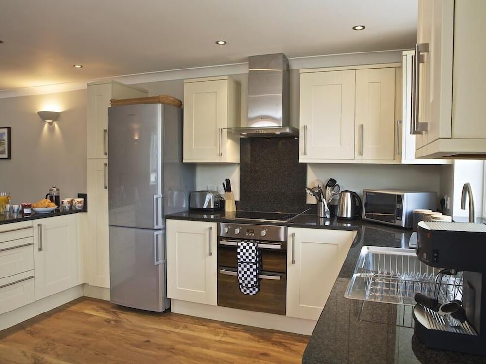 4 West Park Mews view 4