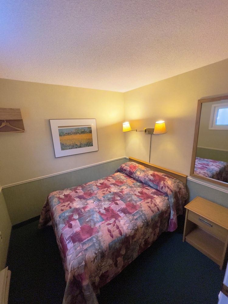 Adams Motel