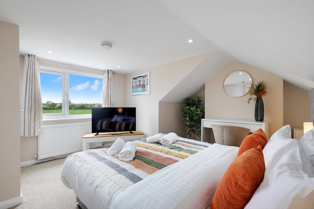 Stylish 4 Bedroom Home in Brightside Ave