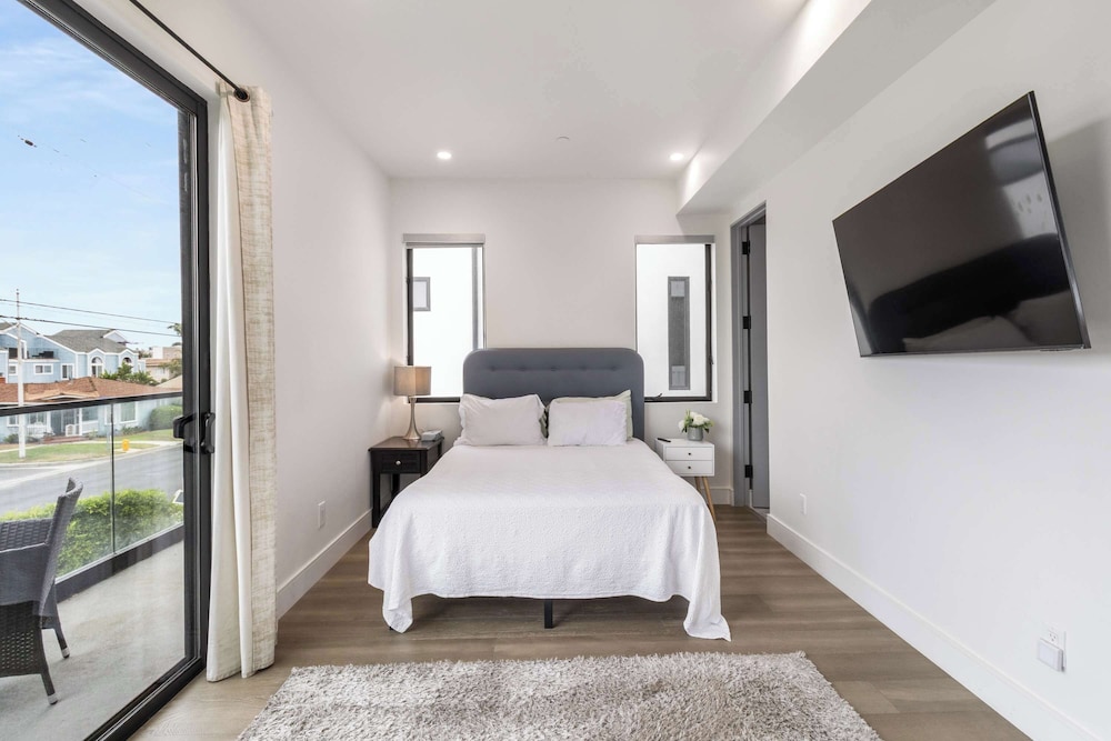 @ Marbella Lane - Luxi 4BR Haven w/ Skyscape Views