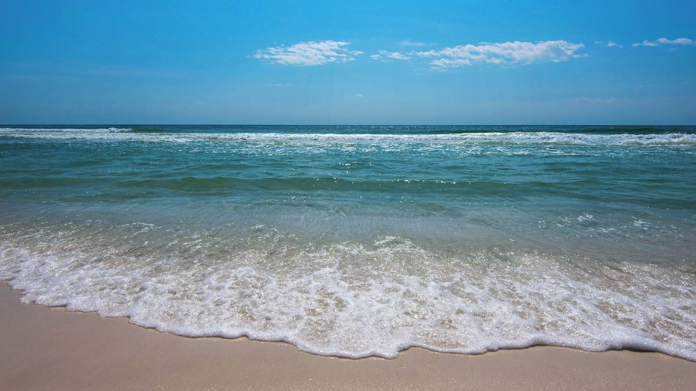 Crystal Sands 112b: Beachfront Condo With Front-row Gulf Views