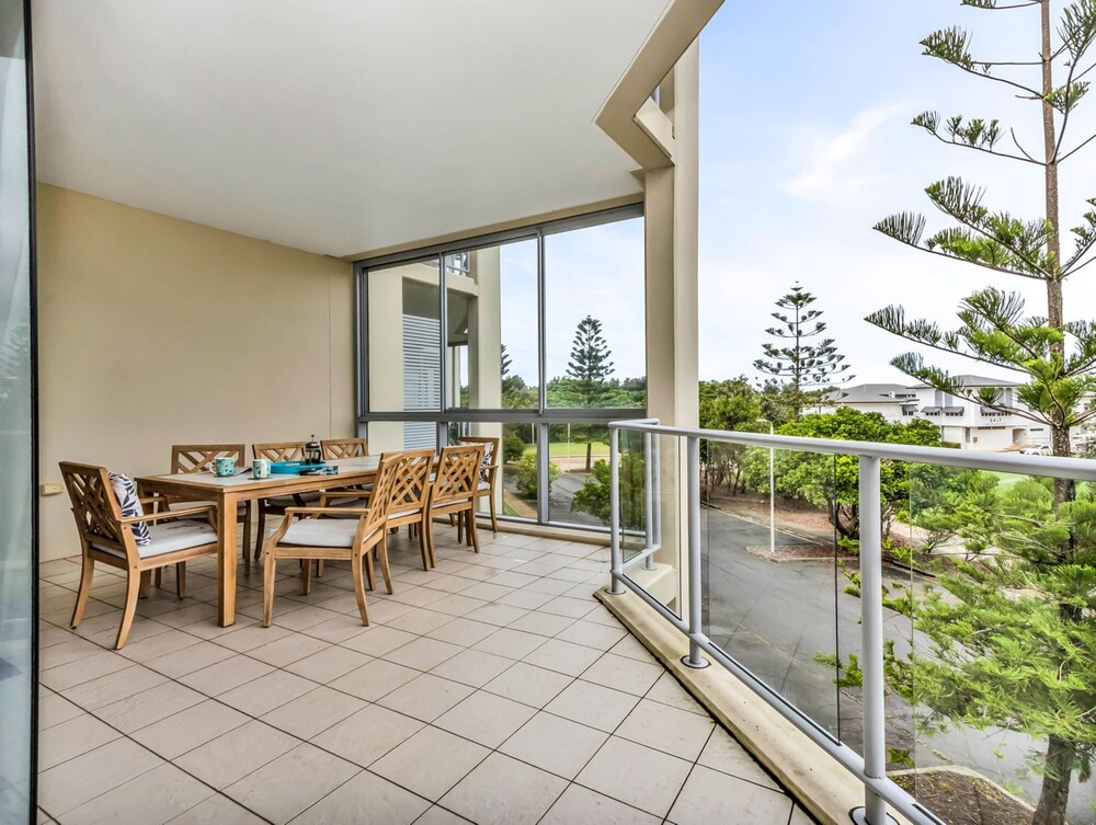 Tropical Park View Retreat 3BR Bali Resort in Kingscliff (1210)