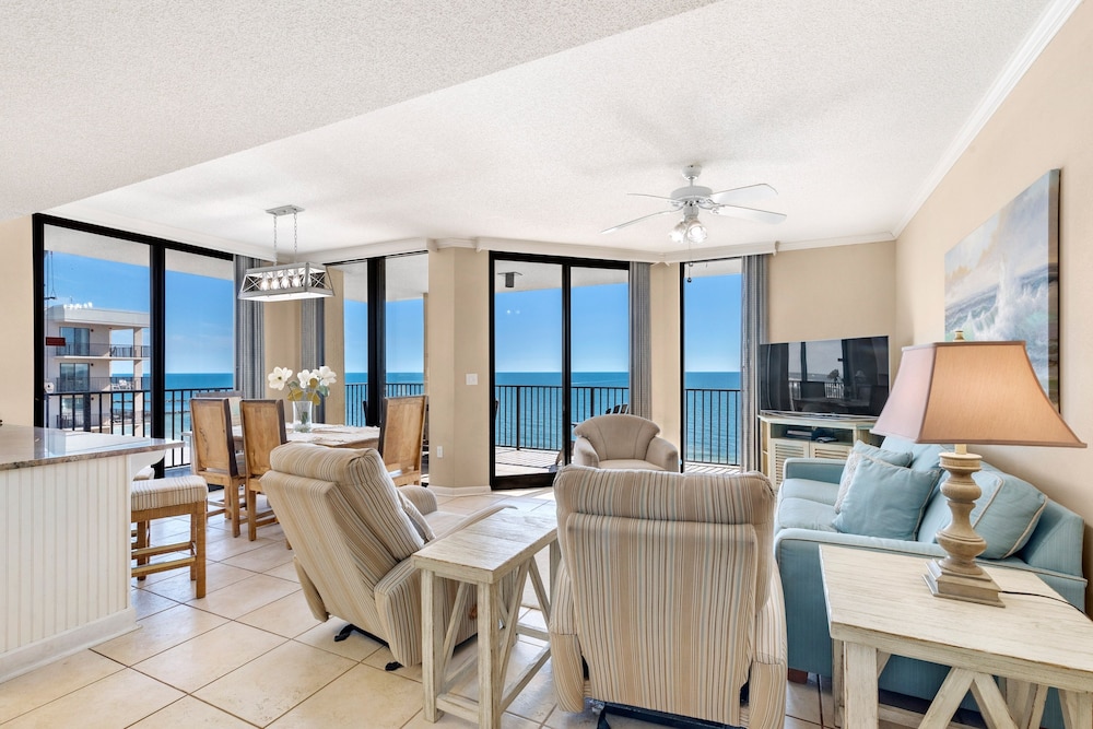 Phoenix Viii Unit 1406 3 Bedroom Condo by Redawning