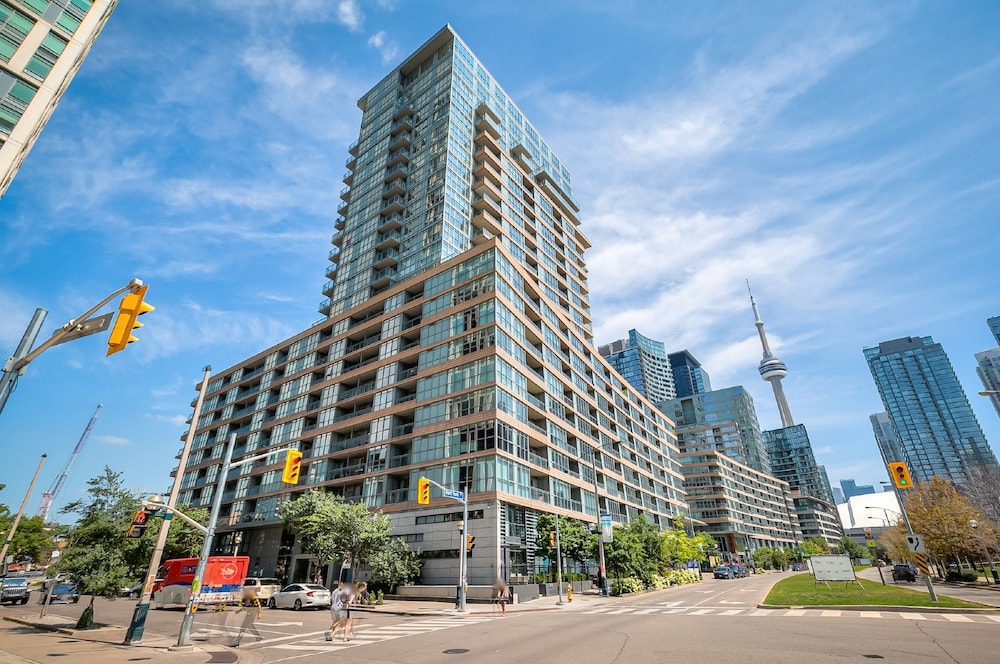 Waterfront Luxury Suites - Image 1