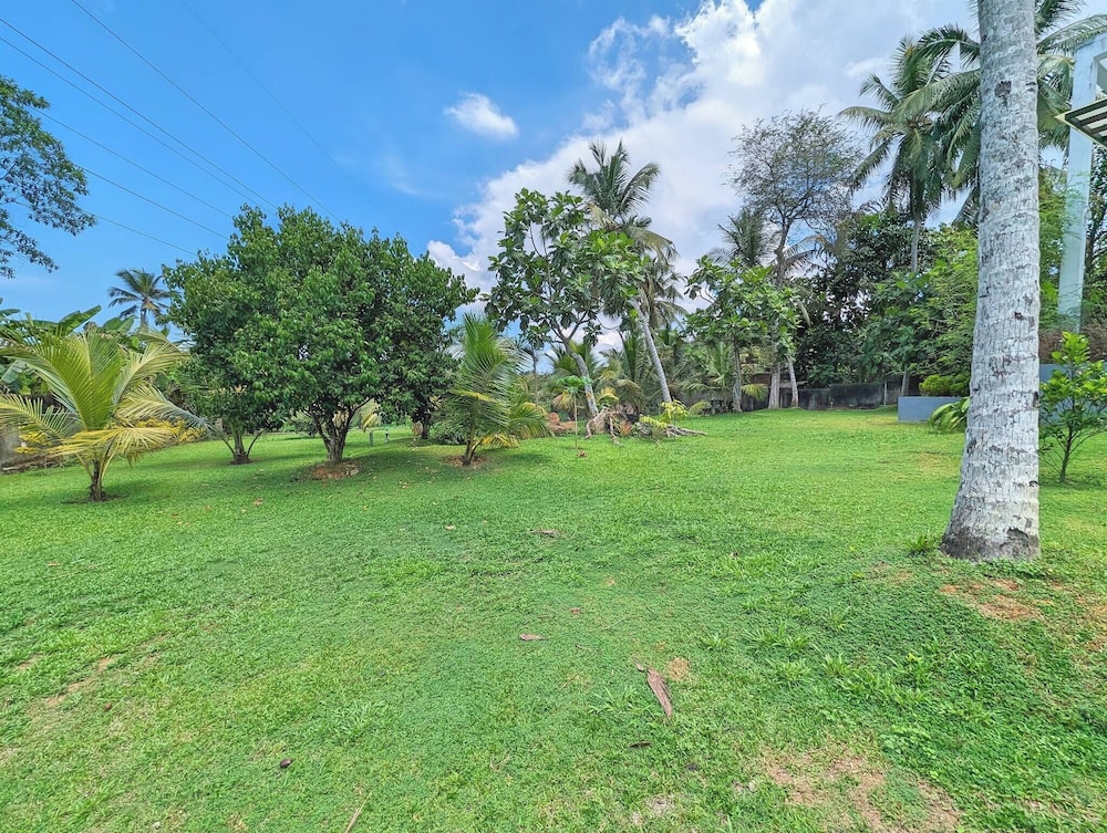 Room in Guest Room - Serene Oasis in Galle - Tranquil Retreat With Breathtaking Views