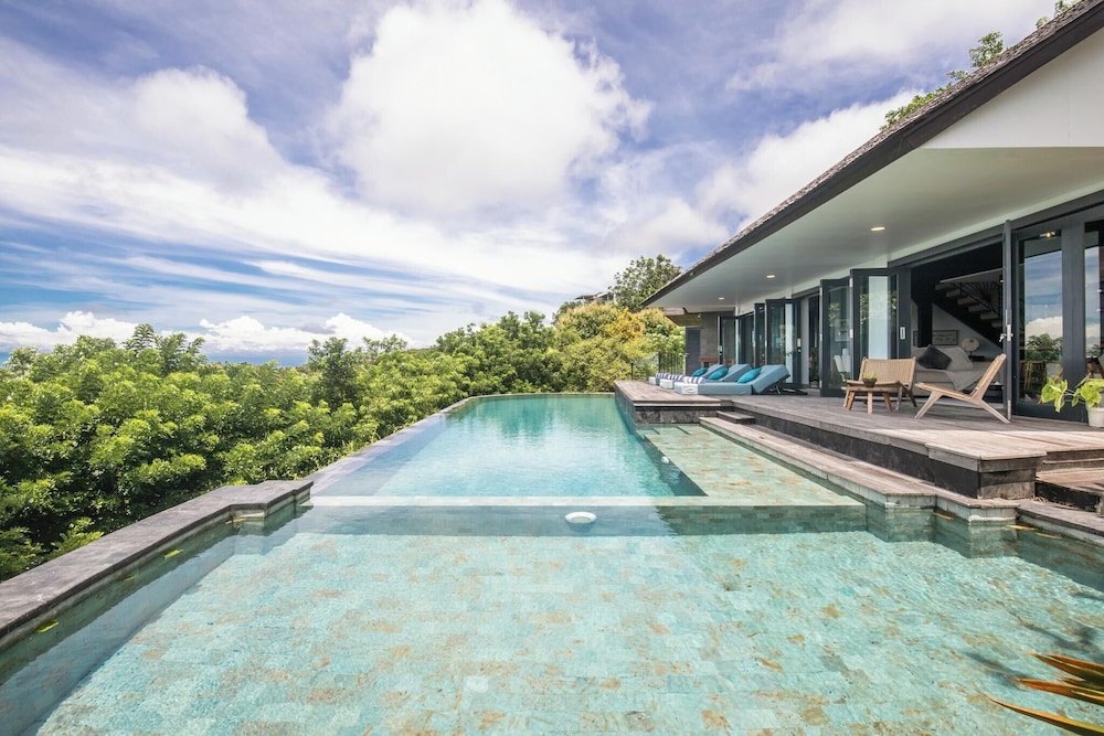 Stunning 6BR Villa 5 Mins to Bingin