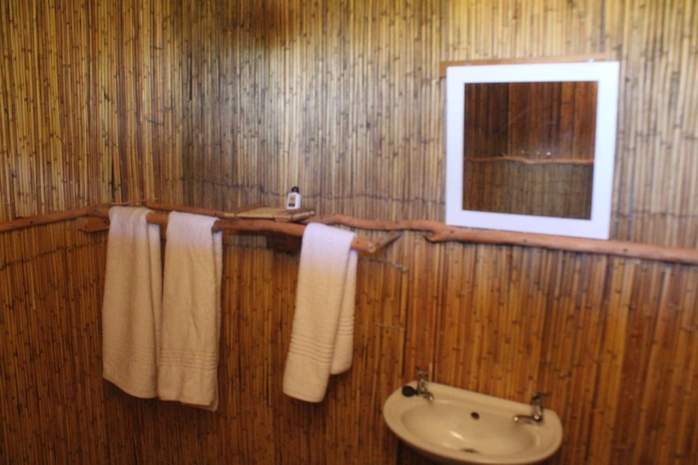 Dzibanana Lodge & Camping