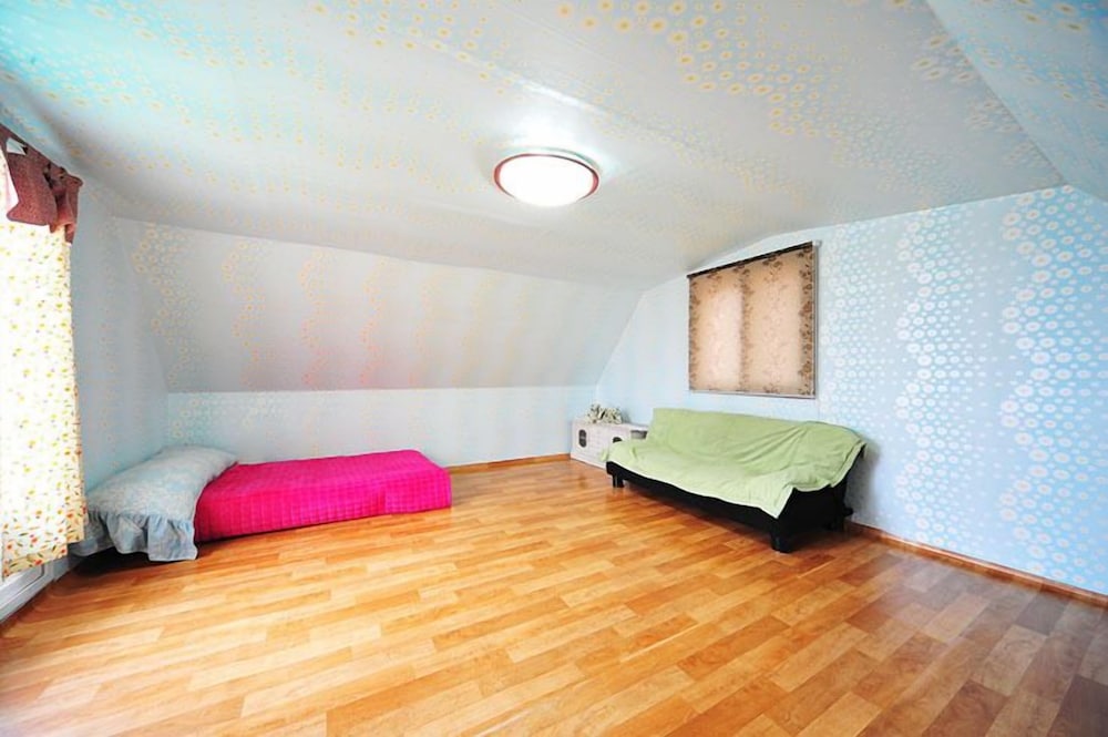 Star Song Pension