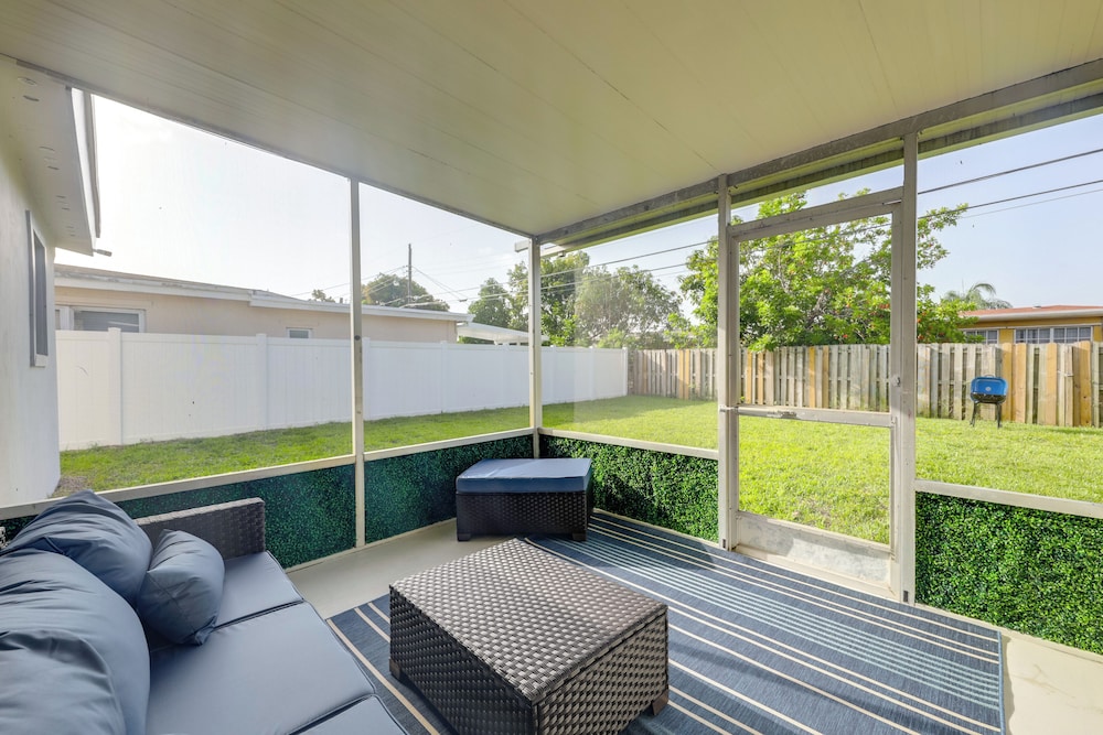 3 Mi to Hard Rock Stadium: Retreat w/ Private Yard