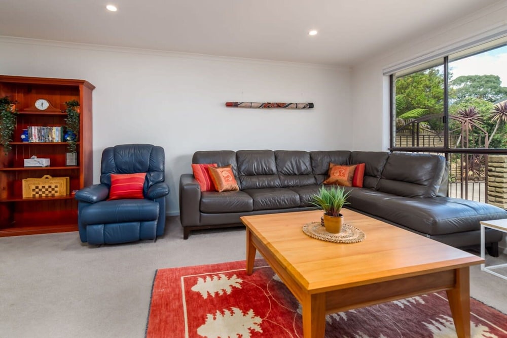 Spacious and Restful Holiday Home With Backyard