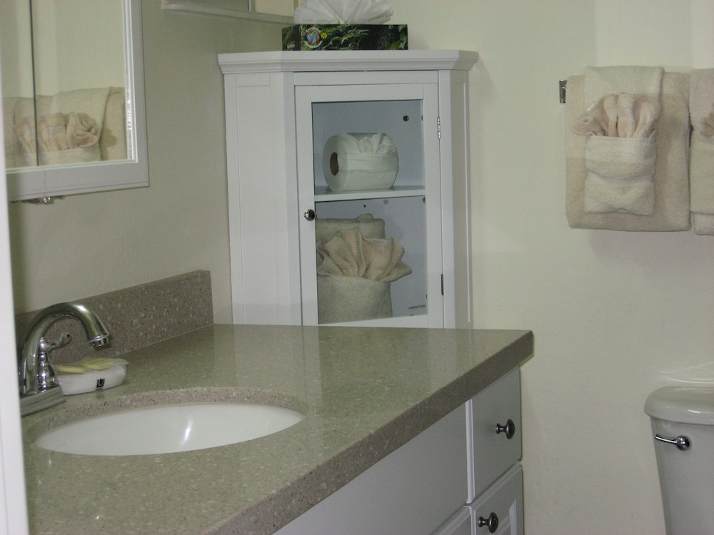 Lake Tahoe Vacations - Beachcomber Inn - Property Image 4