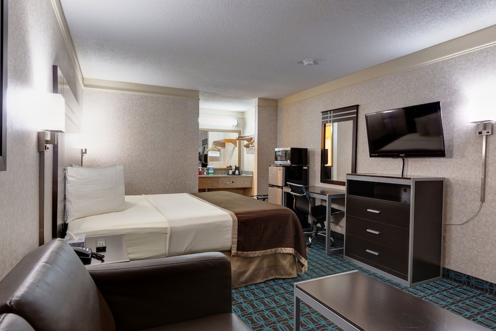 Deluxe Inn Fayetteville - I-95 Exit 49