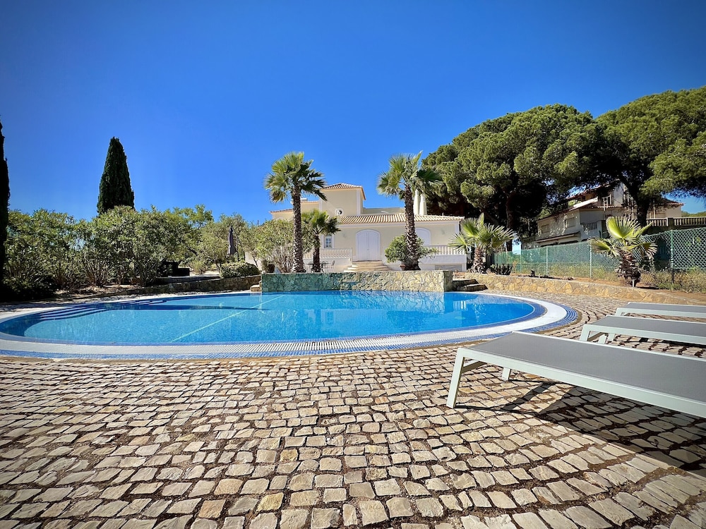 Quarteira Premium Villa by Homing