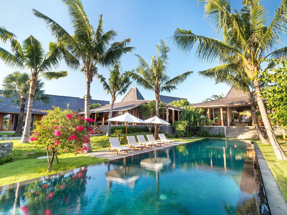 Mannao Estate by Villa Finder