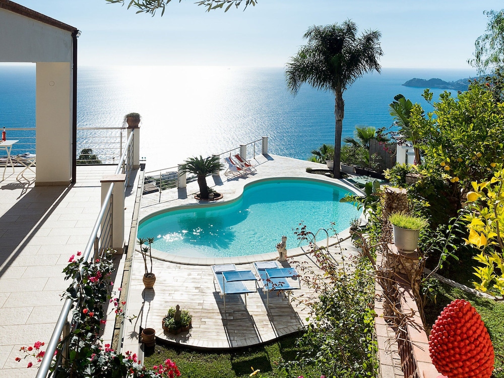 Villa With Panoramic Sea View Pool Near Taormina photo 4