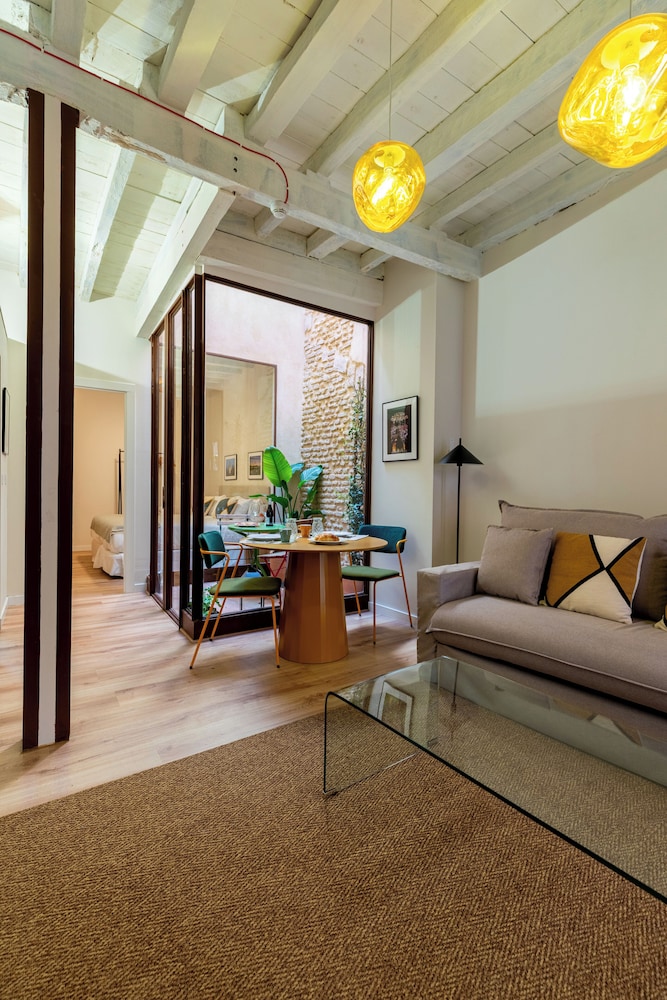 One&Lux Casa Barrabas