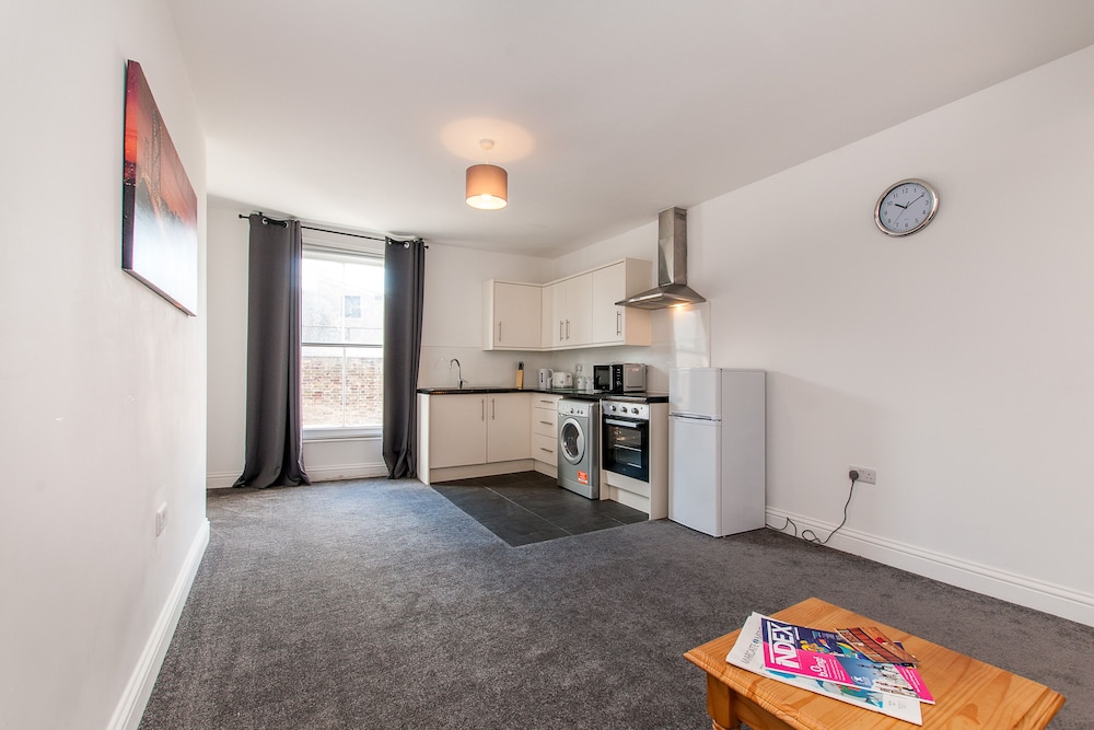 Dover Vacations - 2 Bed Flat in Pedestrianized High Street - Property Image 9
