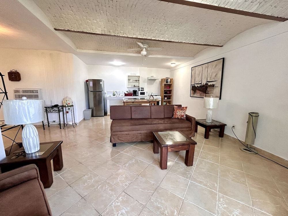 Yatch Apartments