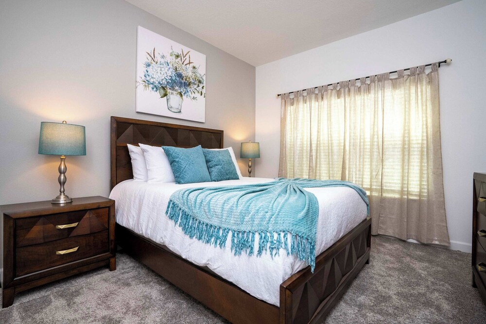 Gorgeous 4Bd Close to Disney w Pool Storey Lake 4403 view 3