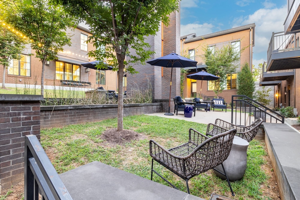 The Magnolia 9 by Avantstay Downtown Balcony