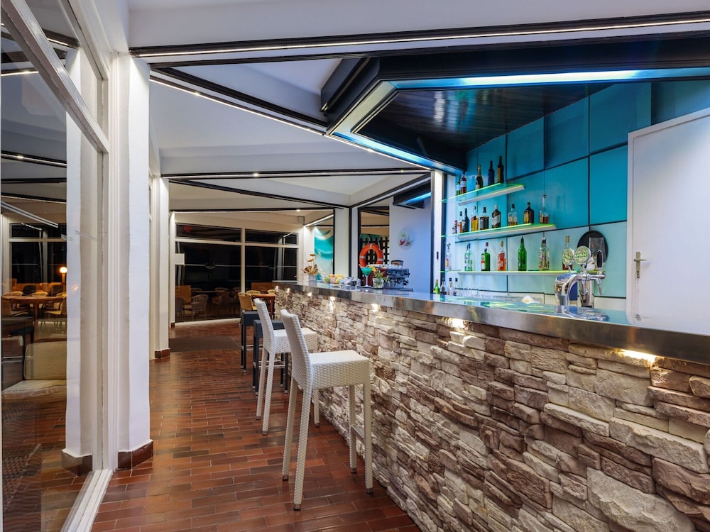 Beautiful Apartments in Jelsa, With Pool