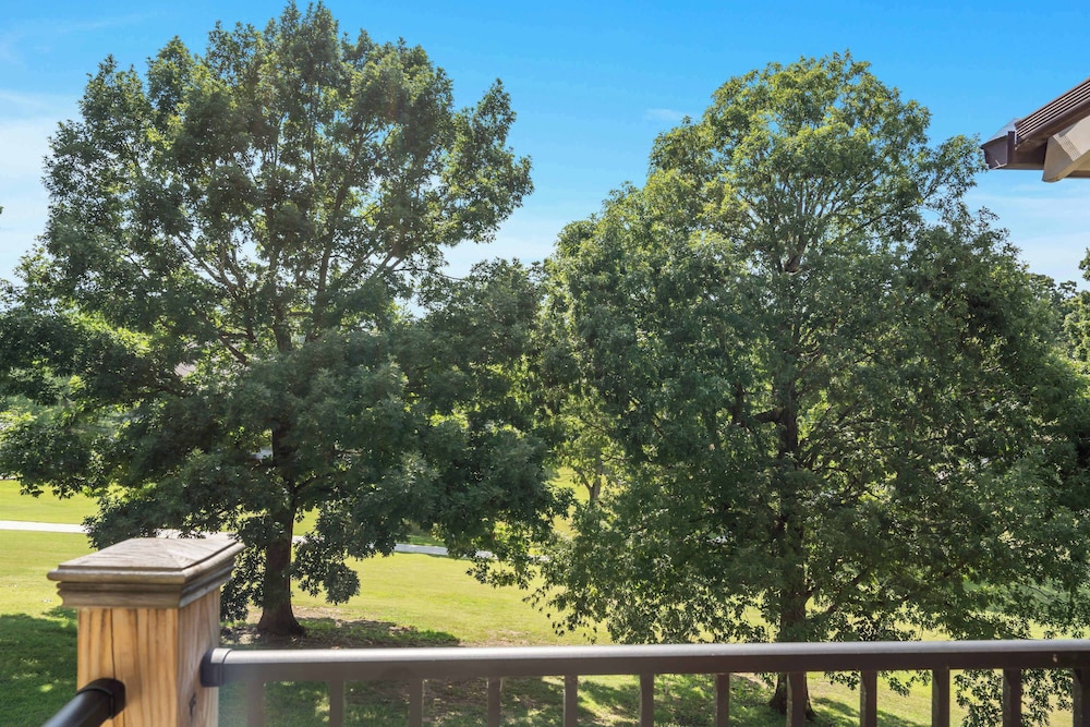 Woods Golf Getaway: Escape for 2