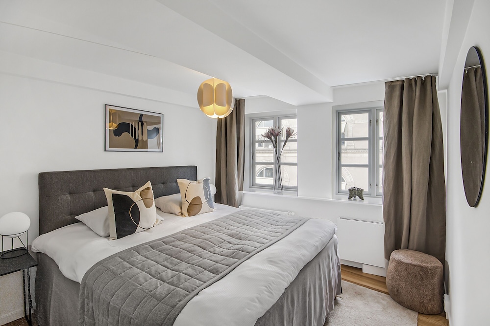 Sanders Regent - Smart 2-bdr Apt With Terrace view 2