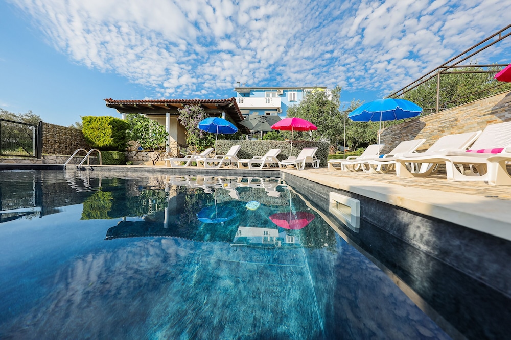 Luton Apartments, Zadar - Kozino, Heated Pool & Hot Tub