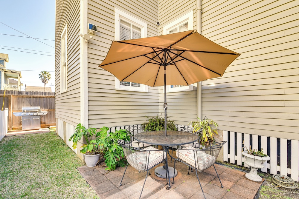 Walk to the Strand: Hideaway Haven Retreat