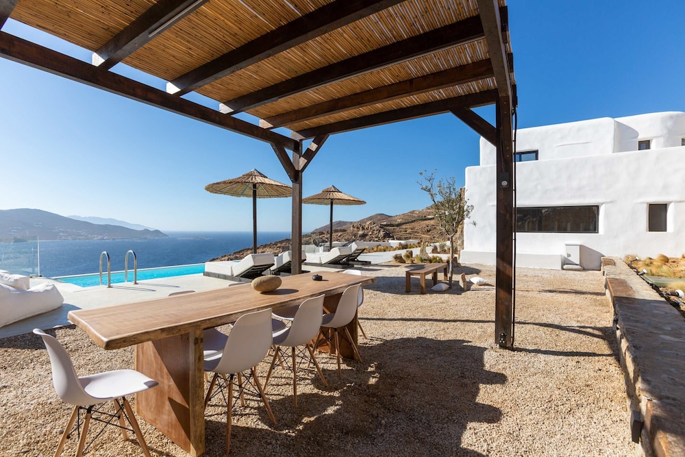 Amaze Mykonos Luxury Seaview Retreat