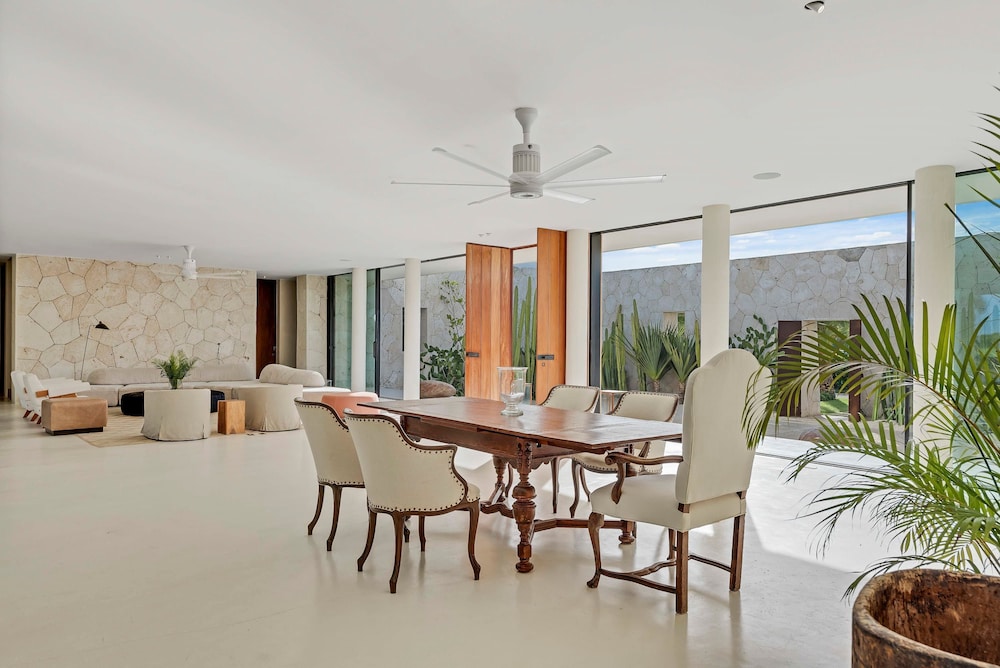Magnificent 5BR Modern Tropical Villa With Pool