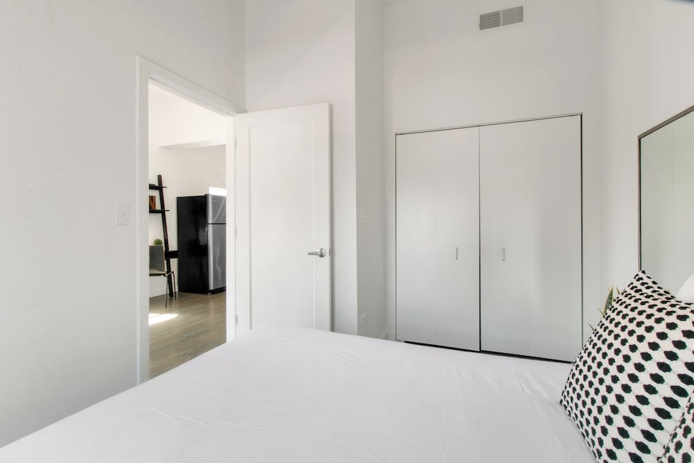 Stylish 1BR in West Loop - Lake 301 rep