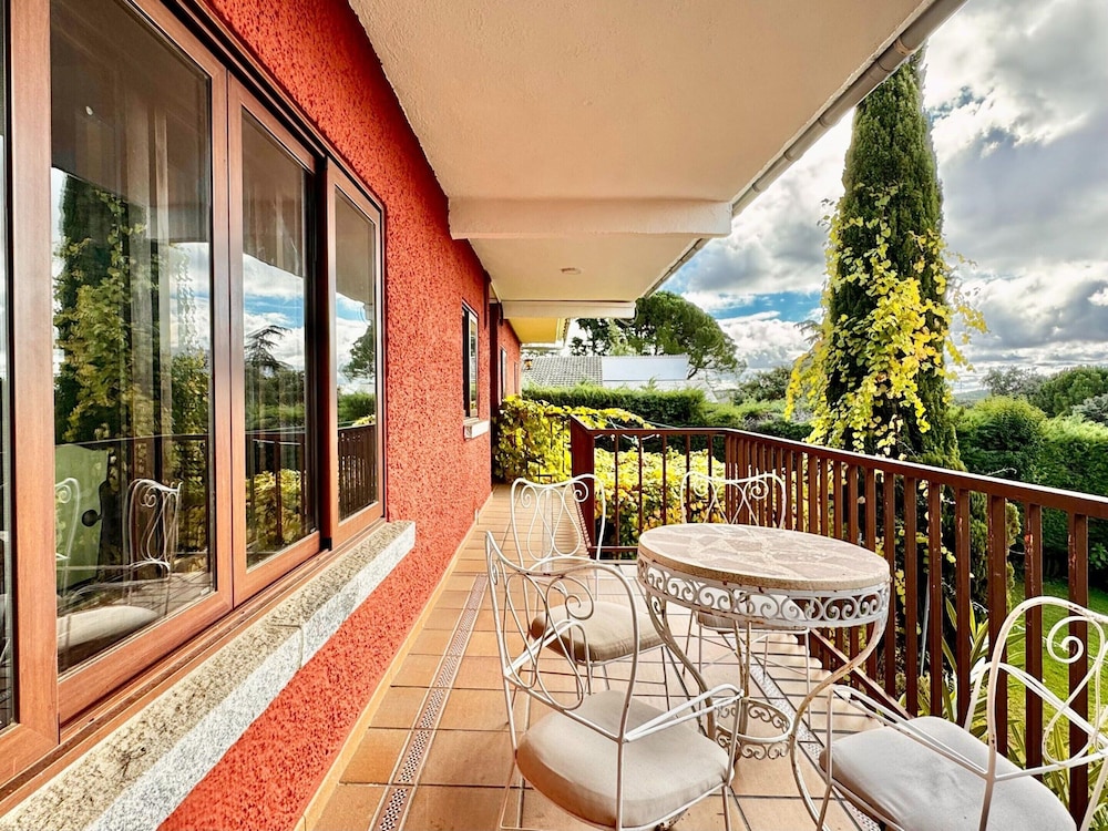 Rural Apartment With Private Garden