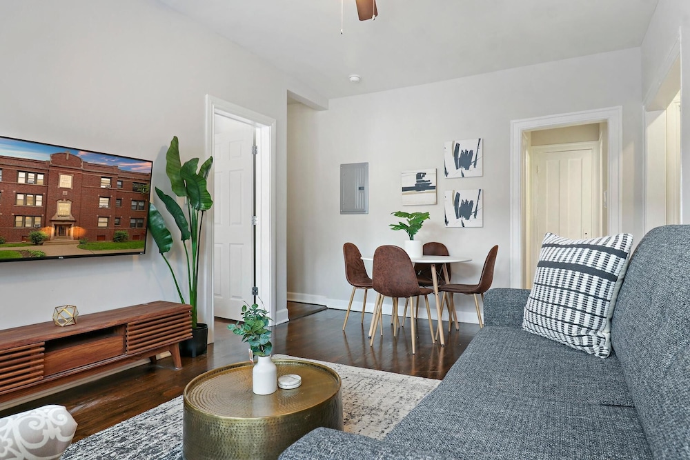 2BR Getaway - Touhy 3S