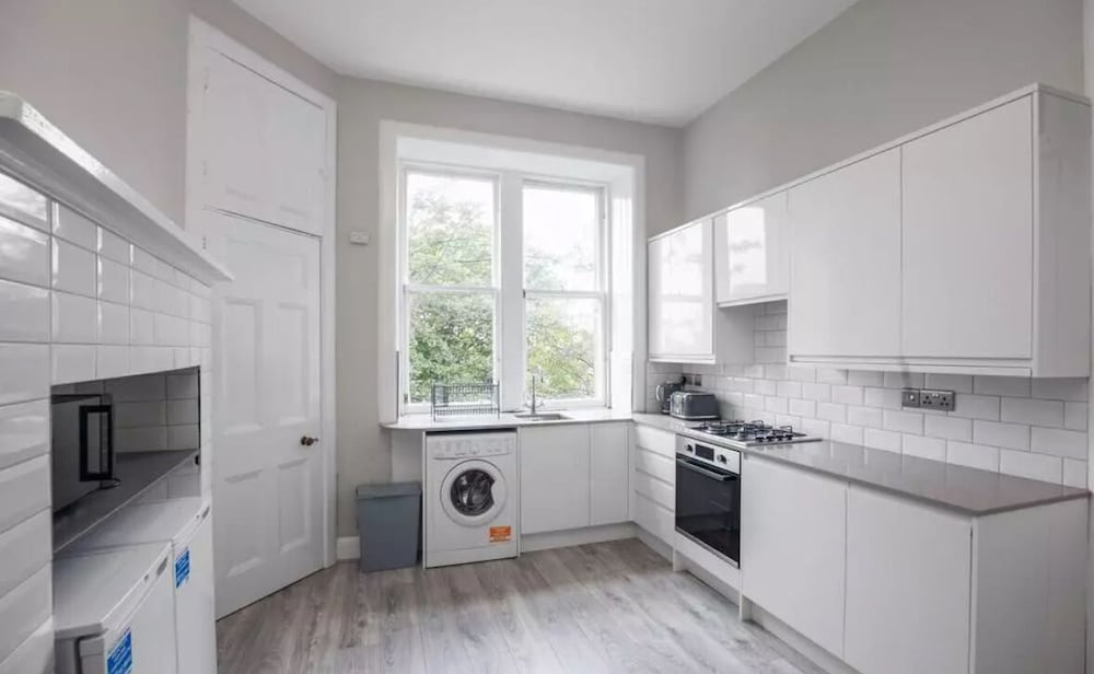 Spacious 3-Bedroom Flat in Charming Bruntsfield
