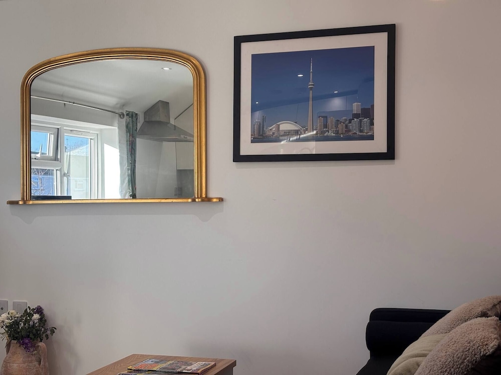 Bright Cozy 2 Bedroom Apartment in Oxford