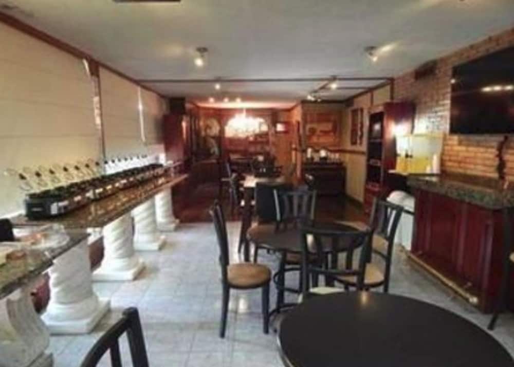 Eagle Pass Vacations - Autel Rio Inn Luxury Inns - Property Image 2