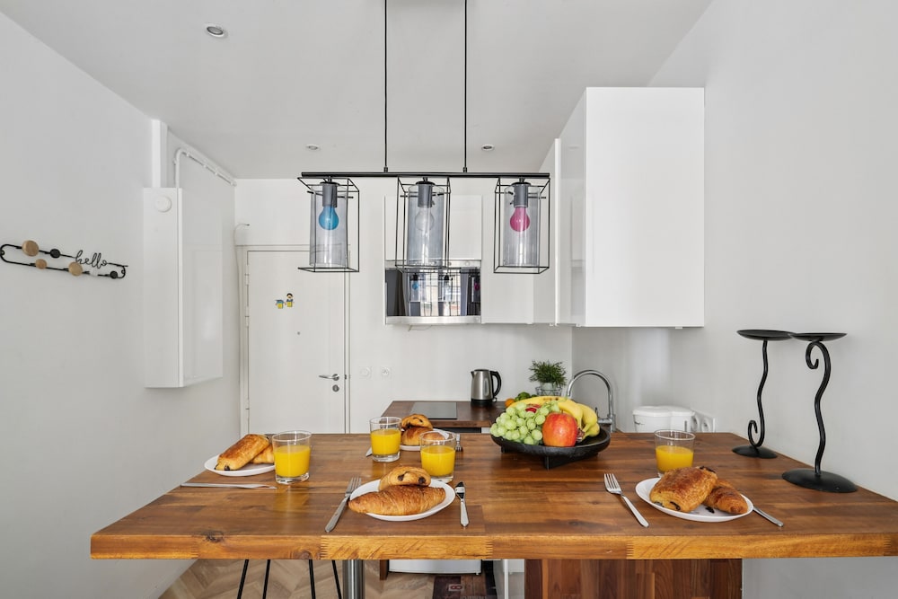Modern Central Paris Flat by Les Halles